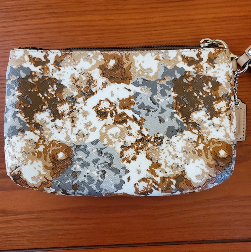 Coach Wristlet - Picture 2 of 8